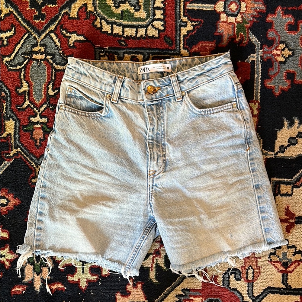 Zara Blue Jean Shorts Distressed Vintage Style